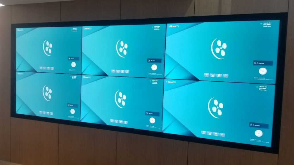 Digital signage display